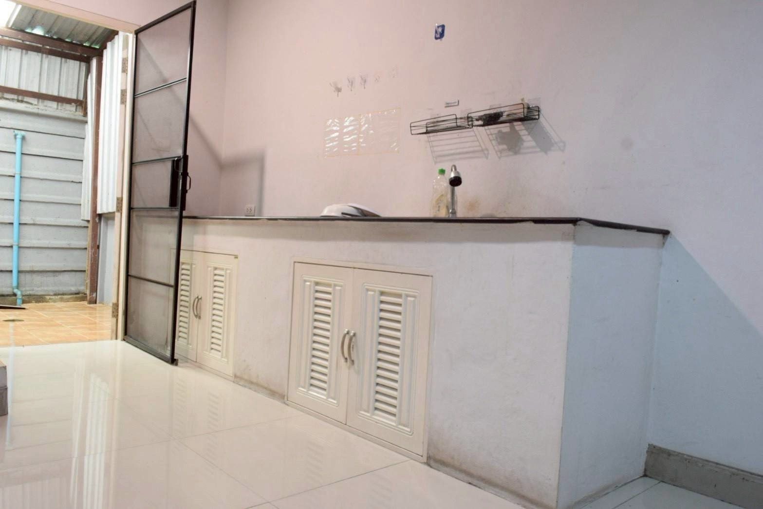 พื้นที่พร้อมเคาน์เตอร์ — commercial building Chai Sathan, Saraphi Chiang Mai