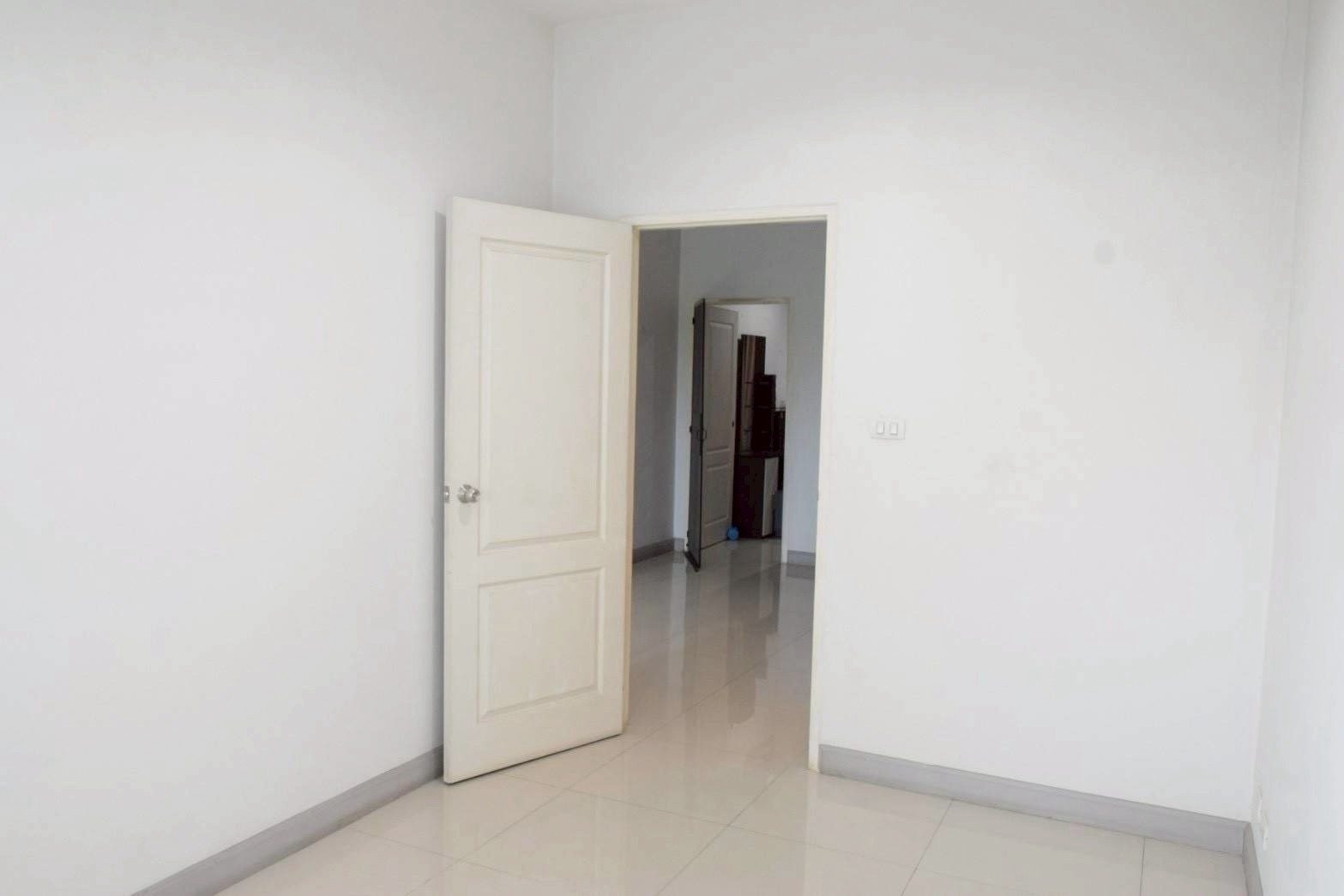 ห้องภายใน — commercial building Chai Sathan, Saraphi Chiang Mai
