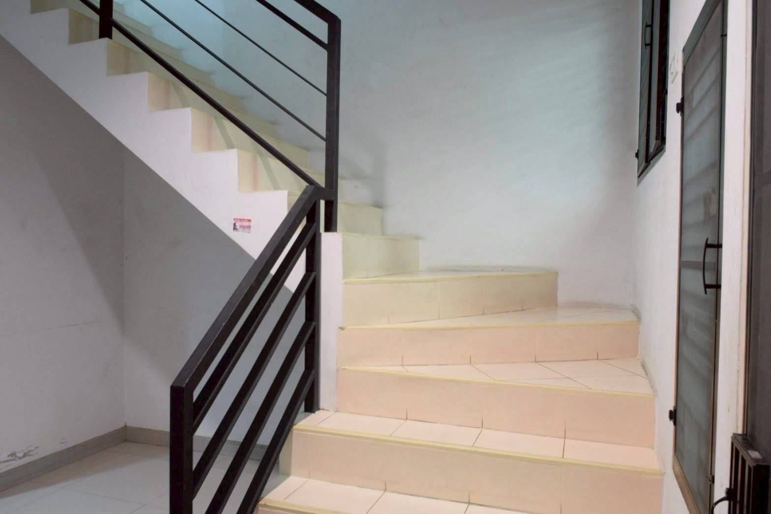 บันไดหินขัด — commercial building Chai Sathan, Saraphi Chiang Mai