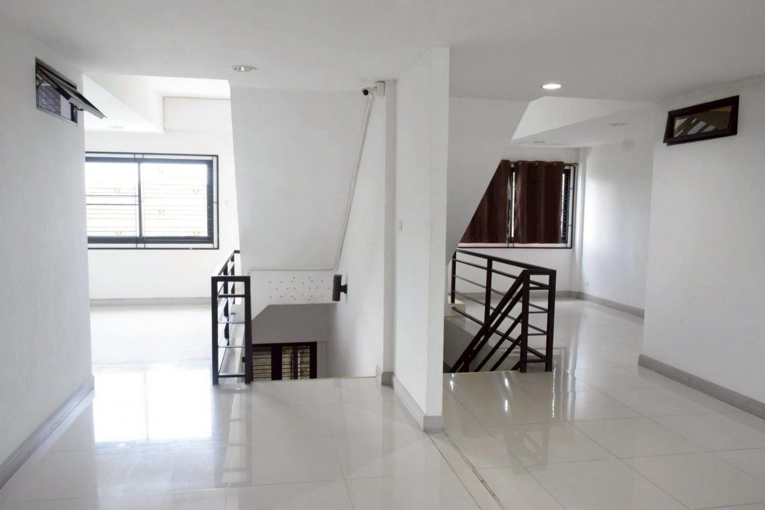 พื้นที่ชั้นบน — commercial building Chai Sathan, Saraphi Chiang Mai