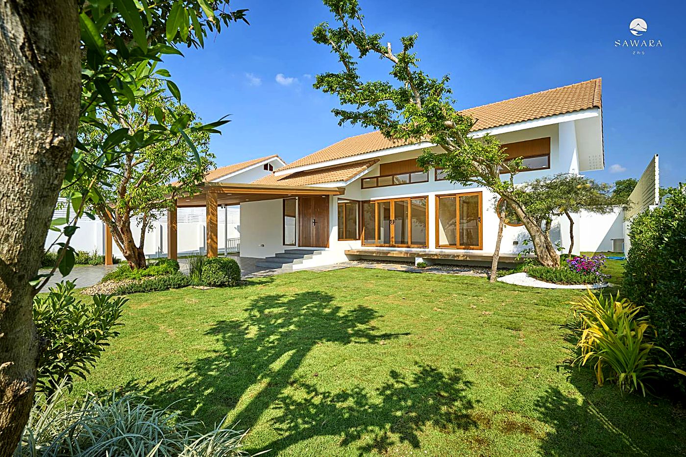 บ้านญี่ปุ่นชั้นเดียวและสวน